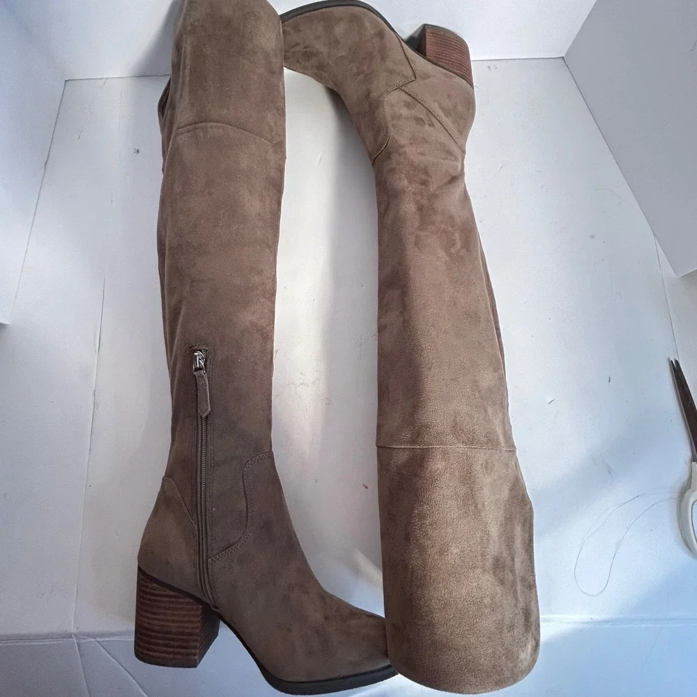 bp taupe suede